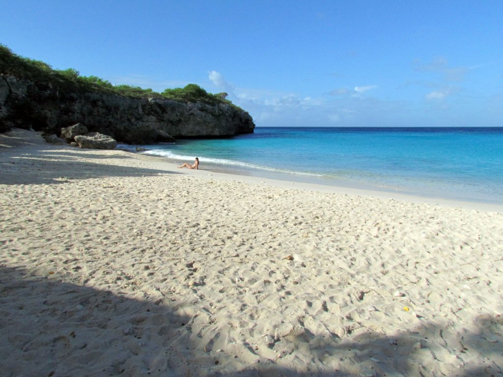 Praias-de-Curaçao-Kenepa-Chiki