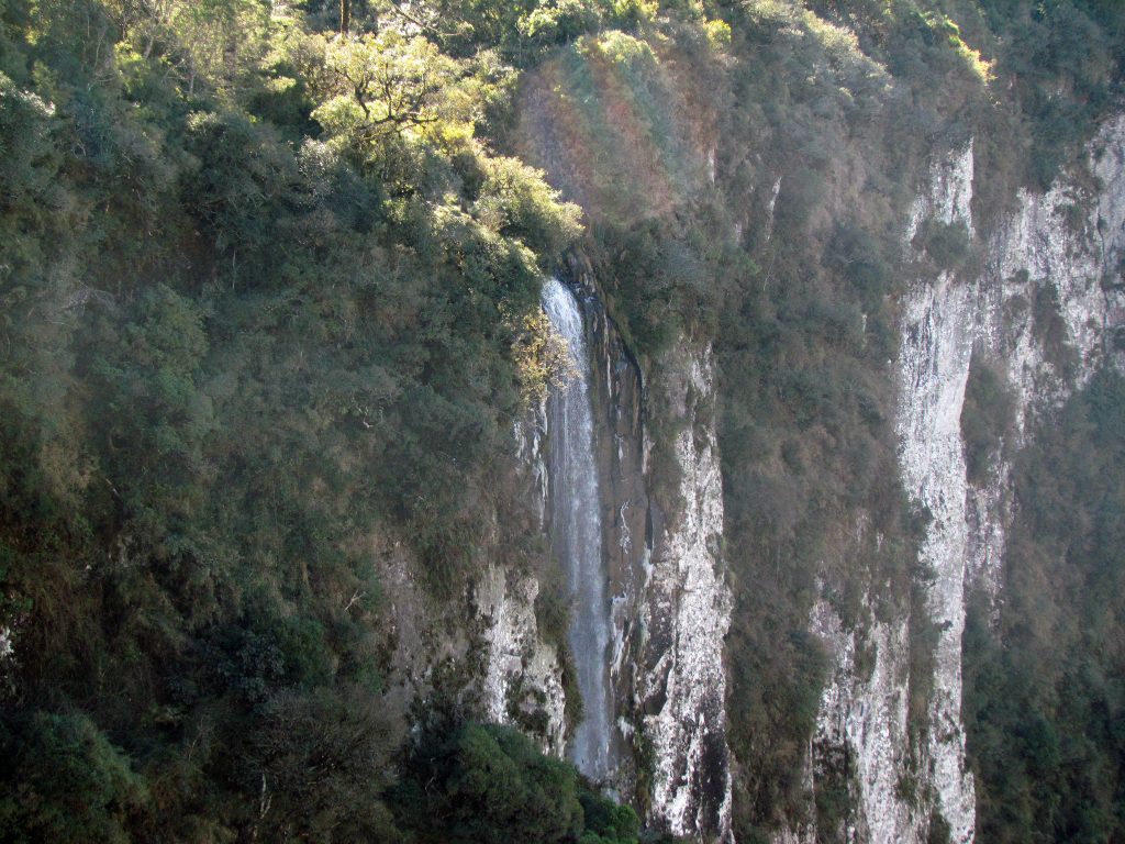 canion-itaimbezinho-cachoeira