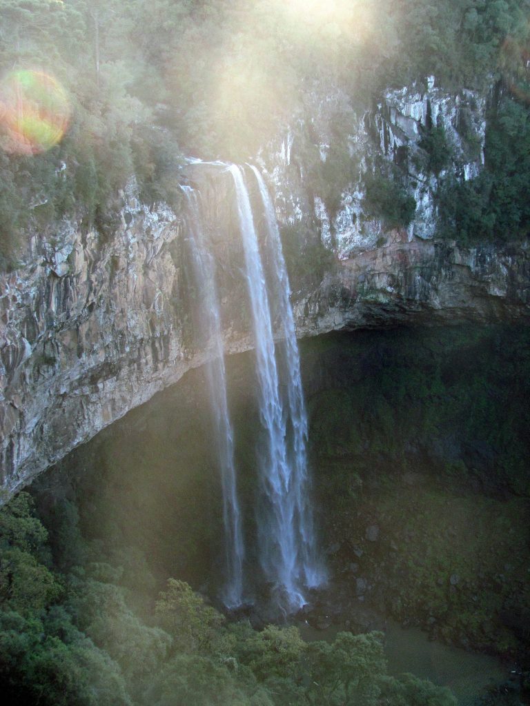 cachoeira-parque-do-caracol